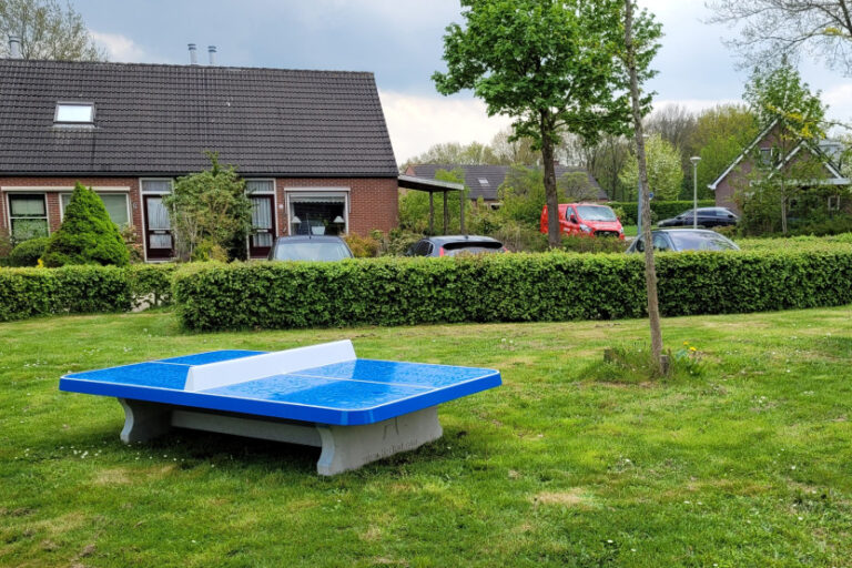 Tischtennisplatte aus Beton - abgerundet flach – Bild 3